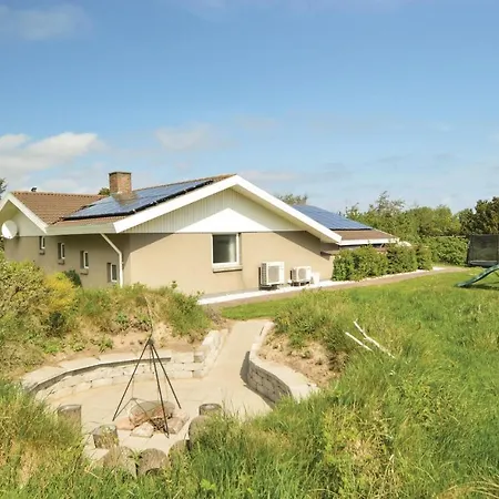 5 Bedroom Pet Friendly In Blavand Dom wakacyjny *
