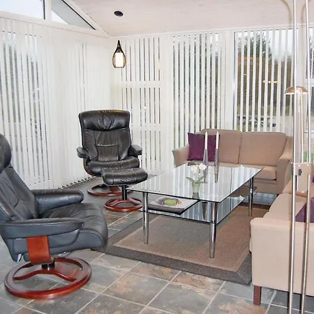 Dom wakacyjny 5 Bedroom Pet Friendly In Blavand